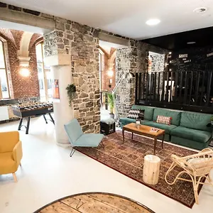  Albergue Liege Hostel